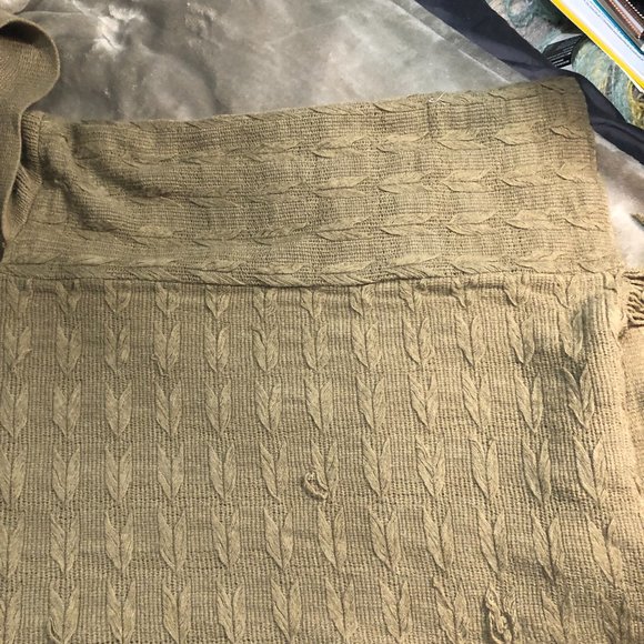 Knitted, hooded ponch - Picture 3 of 11